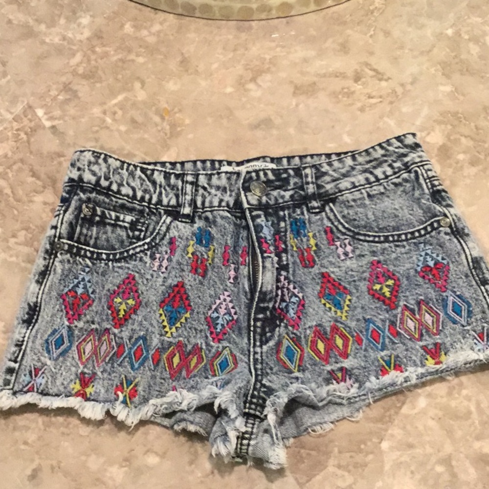 Embroidered distressed denim jean shorts, size 0.